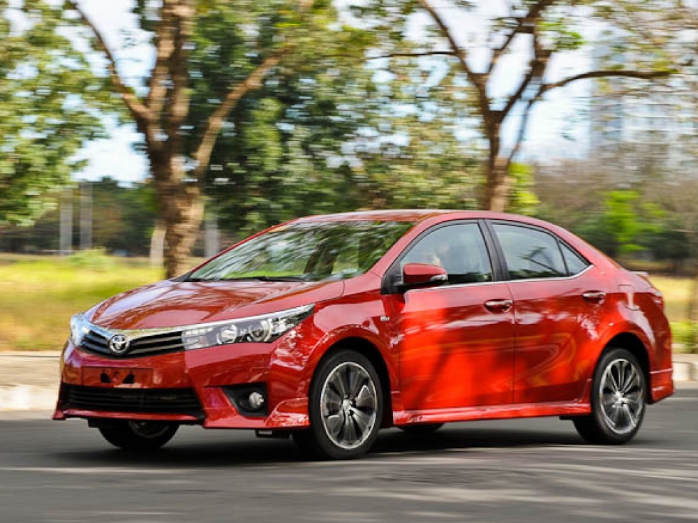 Cho thuê xe 4 chỗ chạy Grab Toyota Altis 2.0