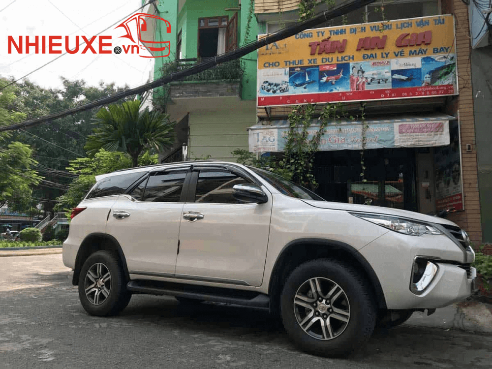 Thuê xe 7 chỗ Fortuner